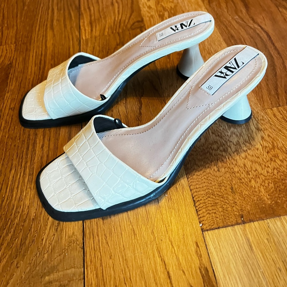 Zara Ecru Sandal Heels size 7.5